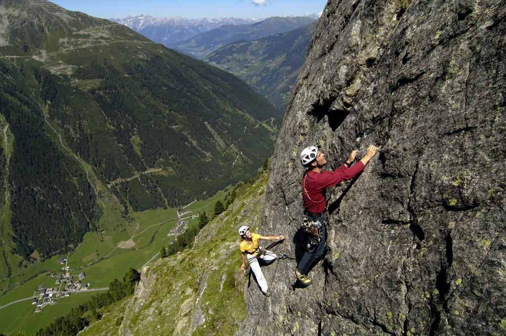 Hotel Laerchenhof Kaunertal Bagian luar foto
